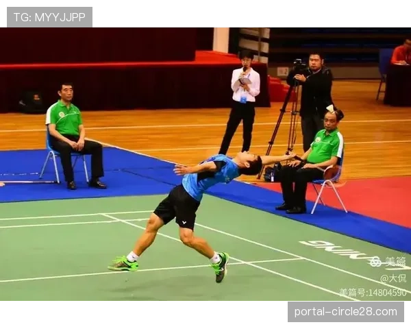 欧洲草根联赛兴起“定位球战术研讨会”，业余教练学习职业队战术板